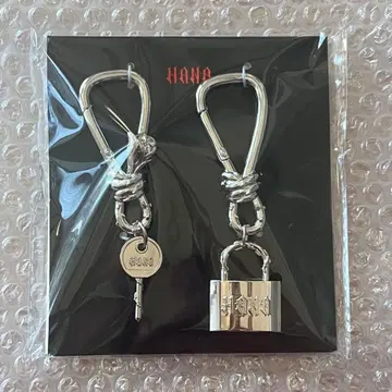 HANA BAD LOVE 카라비너 세트