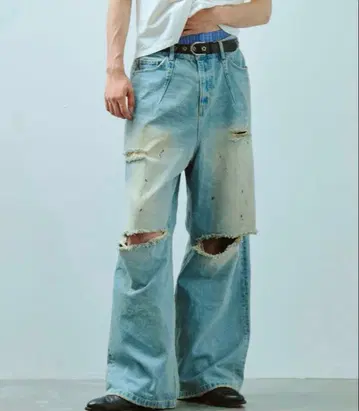 CAMPHOR WOOD 데미지 배기 데님 M 사이즈