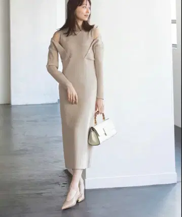 Noble 테이크오프 니트 원피스 베이지
