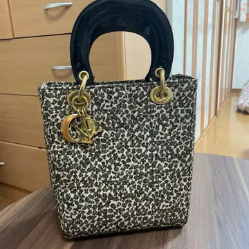 레오파드 무늬 퀼팅 핸드백