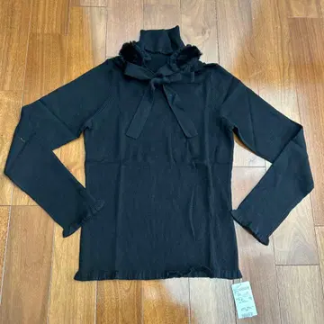 택 포함 새상품, 블랙 터틀넥 스웨터, to be chic