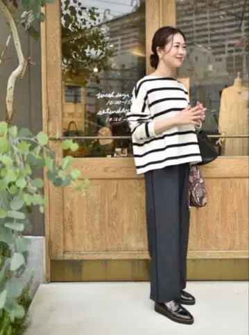 OURHOME 파이핑 사용 세미 와이드 팬츠 베이지