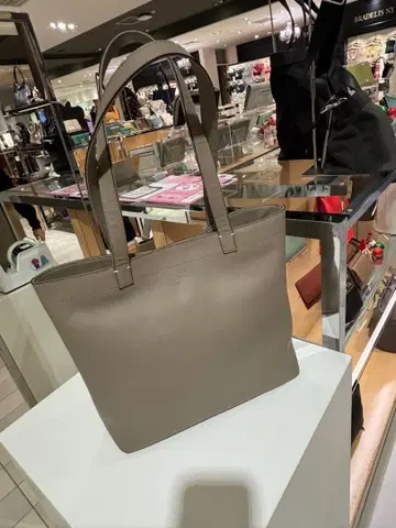 그레이 합성 피혁 토트백