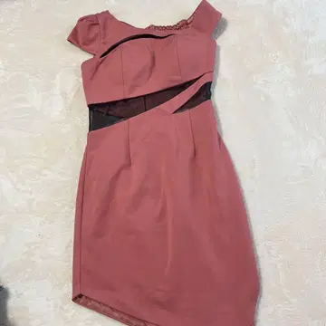 Glossy 핑크 컷 아웃 드레스 W