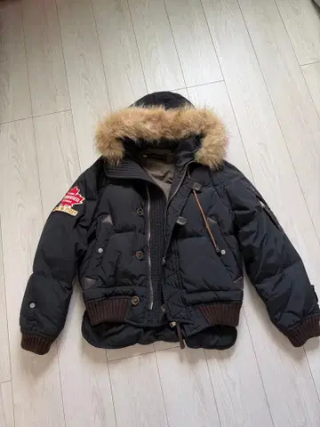 디스퀘어드 다운 자켓 50