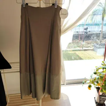 LASUD ACTIVE 베이지 플레어 스커트