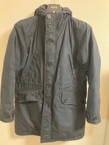 MHL, 블랙 후드 부착 자켓