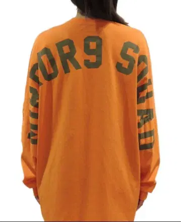 미러나인 오렌지 롱 슬리브 티셔츠