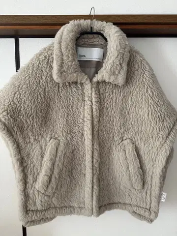 TICCA 베이지 보아 자켓 코트