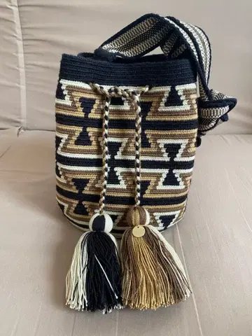 [새상품급] CHILA BAGS/ Medium 칠라백스 와유백