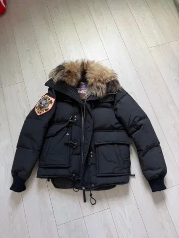 디스퀘어드 다운 자켓 44