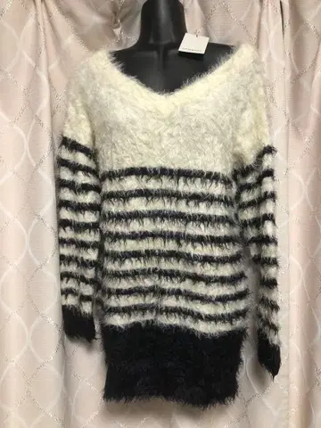 223 LIP SERVICE 스트라이프 퍼 니트