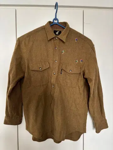 Mr. Junko 브라운 셔츠