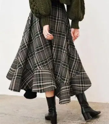 CLANE ASYMMETRY HEM CHECK SKIRT