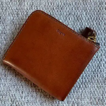 [ HERZ ] Organ 리버스 지퍼 숏 지갑 앰버