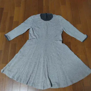 그레이 A라인 원피스 7분 길이