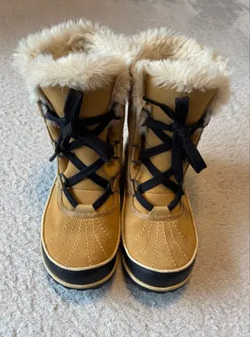 SOREL 퍼 달린 부츠 베이지