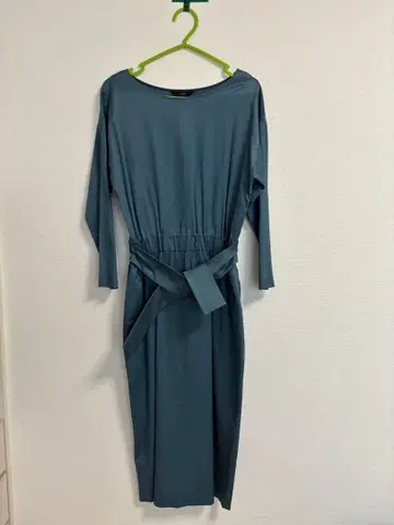 [미사용] Liesse 새틴 스트레치 트윌 리본 원피스