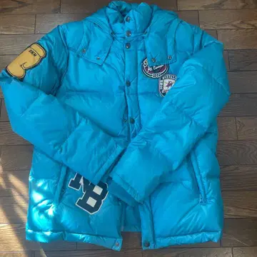 후드 부착 라이트 블루 다운 자켓