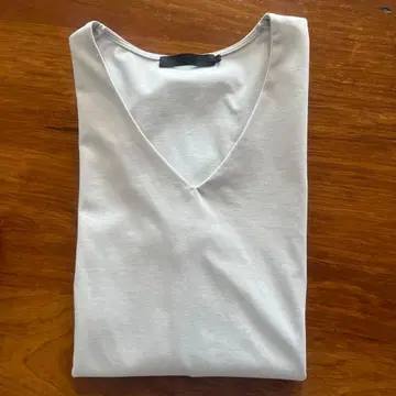 화이트 V넥 긴팔 T셔츠 S사이즈