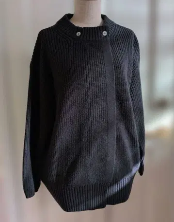 콩제페이 아두이트리스테스 p 네이비 버튼 오버사이즈 가디건