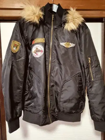 블랙 밀리터리 자켓 후드 부착