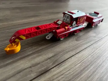 프라레일 크레인 달린 차량 빨간색