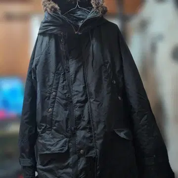 DKNY 블랙 후드티 퍼 포함 상태 좋음 사용감 거의 없음