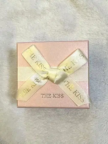 THE KISS 하트형 액세서리 케이스 목걸이