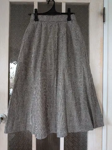 새상품급 카구레 롱 플레어 스커트 글렌체크 그레이 M