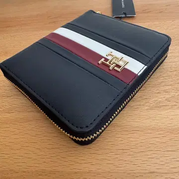 타미힐피거 Tommy Hilfiger 이단 접이식 지갑 트리콜로르