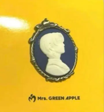 Mrs. GREEN APPLE 카메오풍 핀 배지