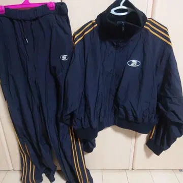 WHO'WHO 갤러리 셋업 블랙 x 오렌지 스트라이프