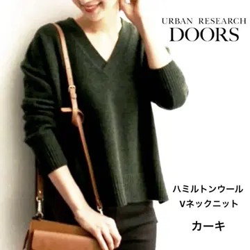 새상품급 어반 리서치 도어즈 해밀턴 울 V넥 니트 카키