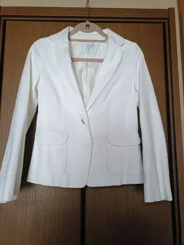 샐리 스캇 화이트 테일러드 자켓