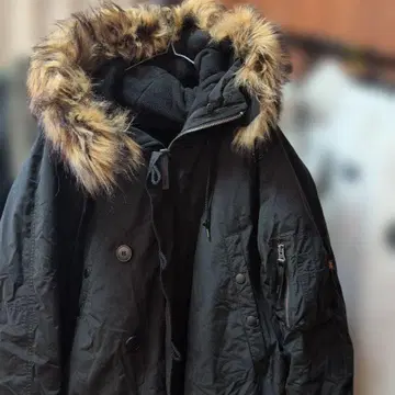 알파 블랙 퍼 플라이트 자켓