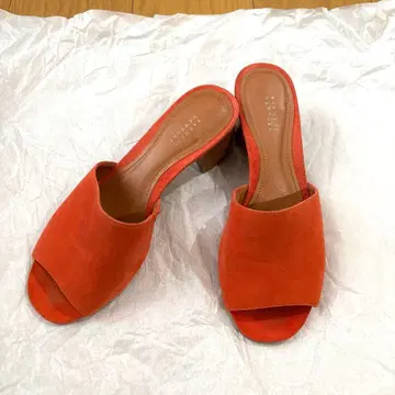 BARNEYS NEW YORK 오렌지 샌들 6B