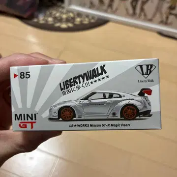 mini gt LBWK Nissan GT-R Magic Pearl