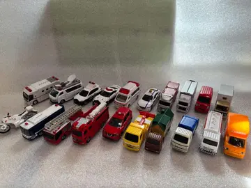 토미카 20대 세트 파킹 케이스 24 포함