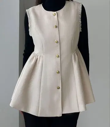 골드 버튼 페플럼 프린지 베스트