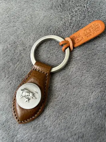 일비종떼 가죽 키링 IL BISONTE 미사용 앤티크 가죽