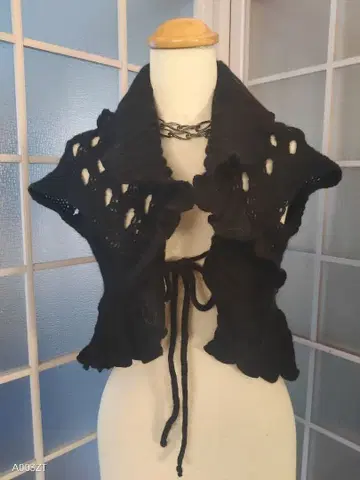 택 포함 conpagnia italiana 프릴 니트 볼레로 블랙