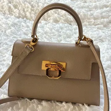 인기 칼보티 베이지 골드 금장 장식