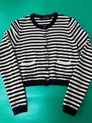 스트라이프 크롭 가디건