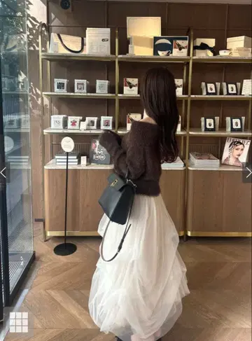 오프숄더 샤기 니트탑 x 샤샤 스커트 셋업 ru1201