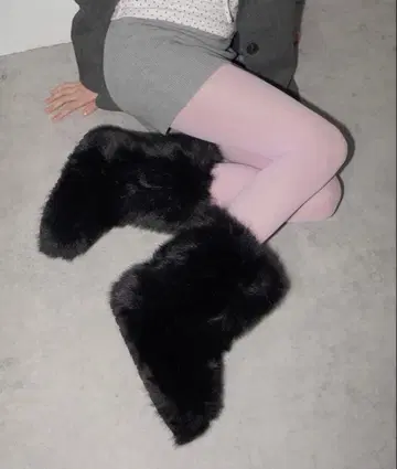 [ IMARI / 이마리 ] 볼륨 페이크 퍼 부츠