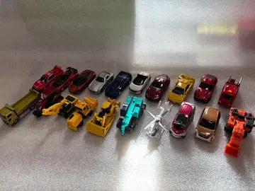 토미카 20대 세트 파킹 케이스 포함