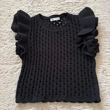 ZARA 블랙 프릴 슬리브리스 니트 S
