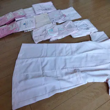 의료용 반팔 무릎 기장 원피스