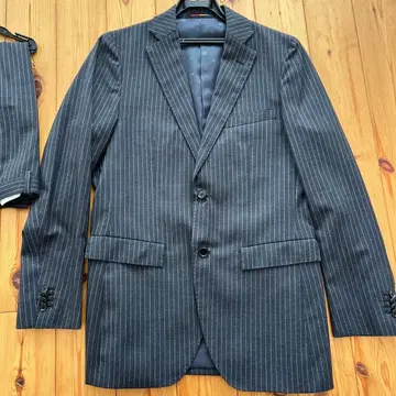 스트라이프 패턴 네이비 비즈니스 정장